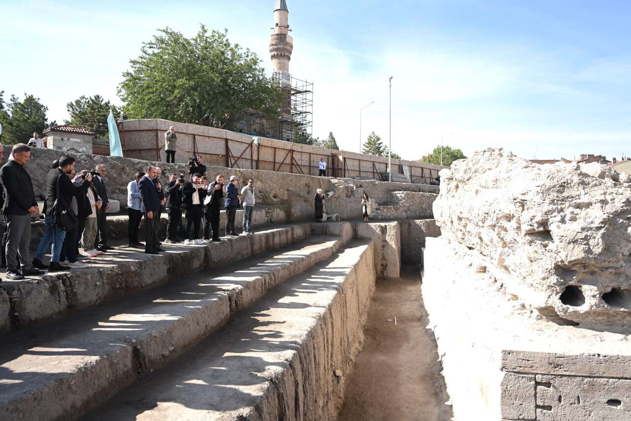 Konya'da tarihin kapısı aralandı! 25 metrelik dev yapı gün yüzüne çıktı 25